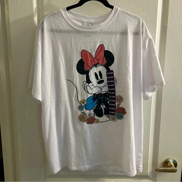 White Minnie mouse T-shirt with embroidered flowers size XXL NWT - Picture 1 of 4